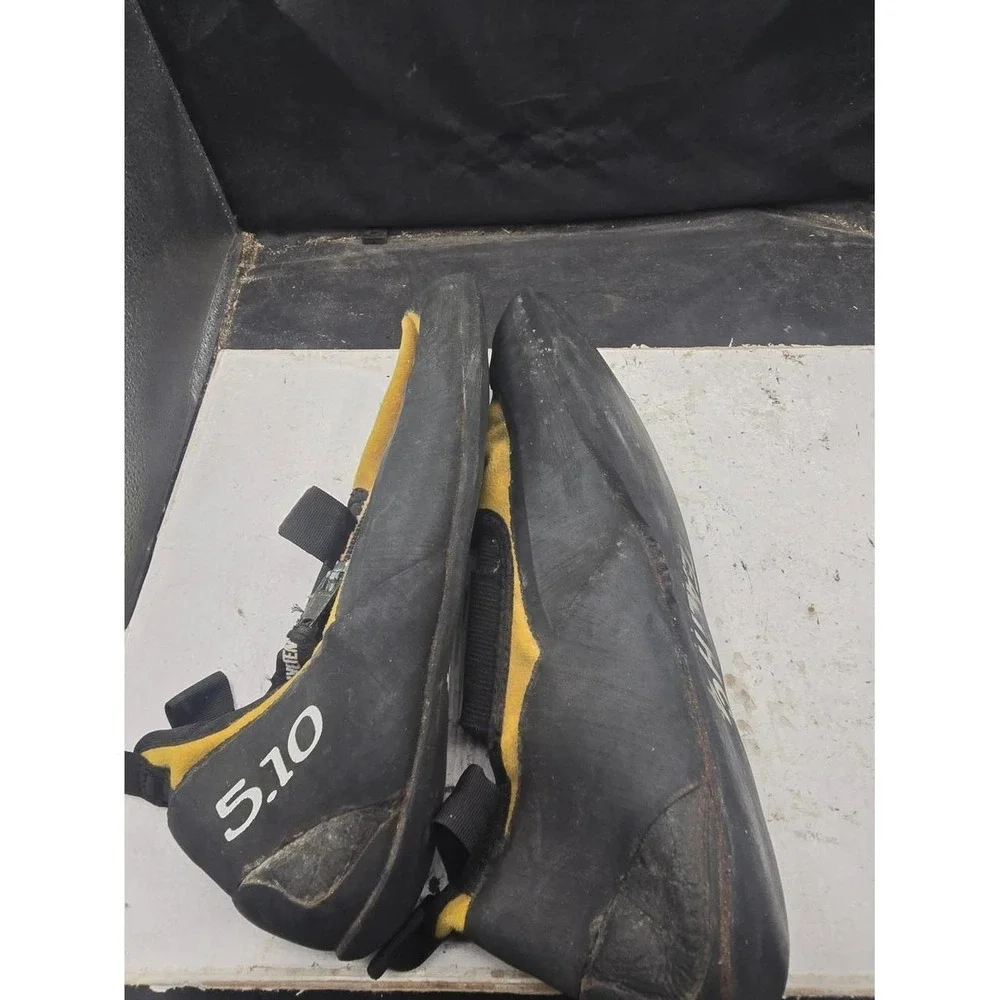 Men's Yellow Athletic Climbing Shoes
